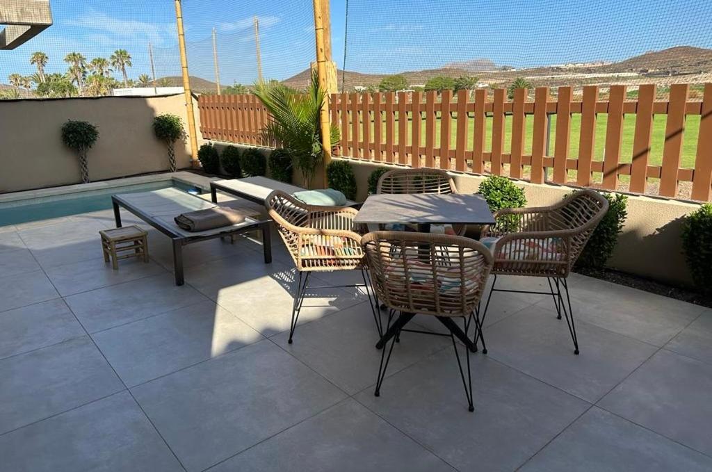 Golf Tenerife South XX Wheel Accessible Shower XX Free Wifi XX Private Pool 30 Degrees XX Two Terraces 30M2X60M2 Xxfree Parking XX Mountain View XX Flatscreen 65 Inch XX San Miguel de Abona Exterior photo